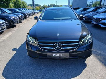 Mercedes E 220 - 2
