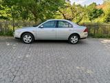 Ford Mondeo 2,5 V6 wenig Kilometer sehr  g... - Ford Mondeo in Braunschweig