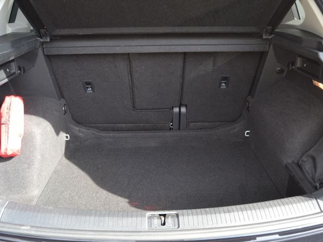 Tiguan 2.0 TDI Life AHK/LED/17-ZOLL/NAVI+VZE/BUS