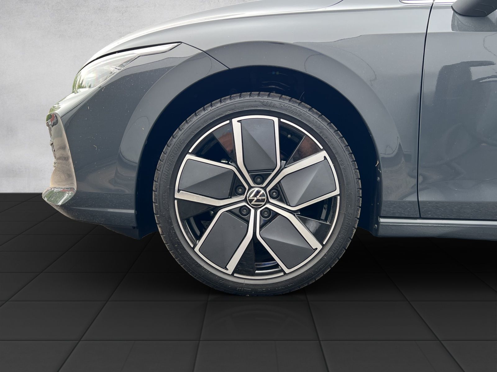 Golf VIII Style 1.5 eTSI DSG AHK*Navi*LED*Pano