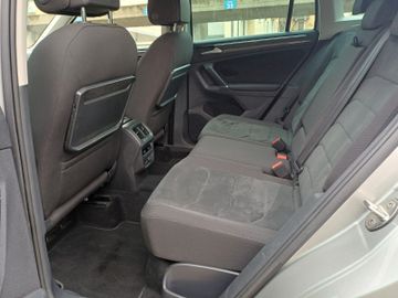 Volkswagen Tiguan - 11