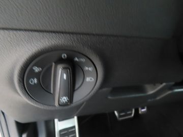 Fotografie 16 des Skoda Karoq Sportline 1.5 DSG Navi AHK 5-J.Garantie