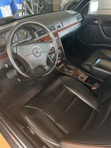 Mercedes-Benz 300 CE-24 Cabrio Oldtimer 1. Hand Unfallfrei - Mercedes-Benz 300: Cabrio, Ce 24
