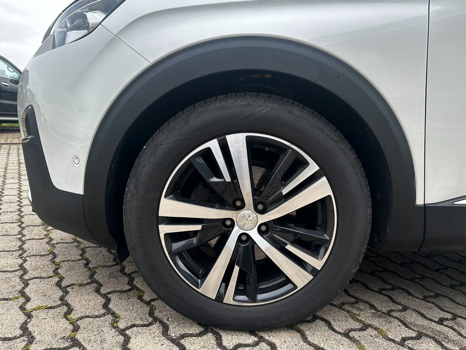 Fahrzeugabbildung Peugeot 3008 Teilleder/ Navi/ Sitzhzg / PDC