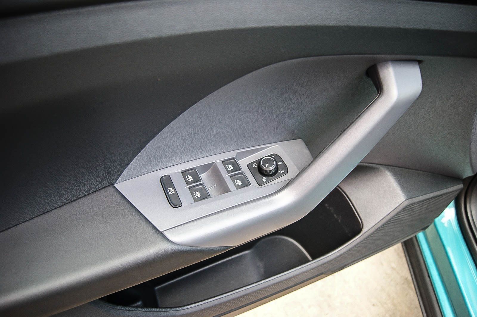 Fahrzeugabbildung Volkswagen T-Cross HIGHLINE 10TSI NAVI LED VIRTUAL CD 1HAND