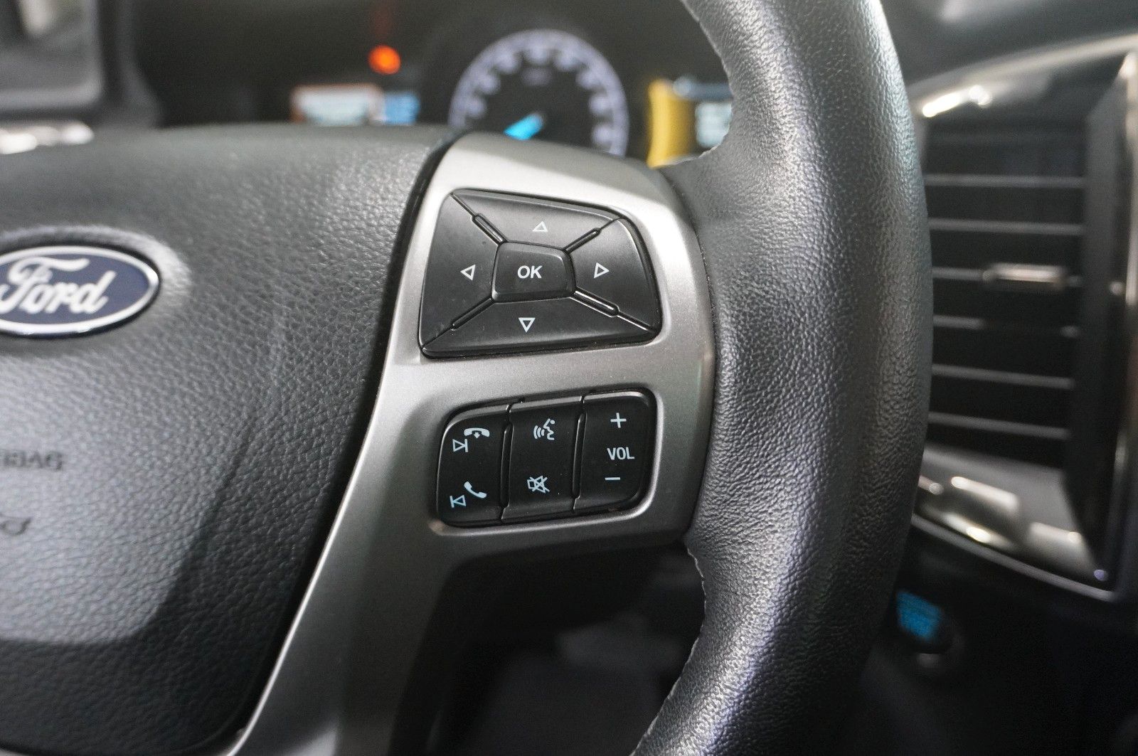 Fahrzeugabbildung Ford Ranger 2.0D LIMITED 4X4 EXTRA NAVI/LED/LEDER/AHK