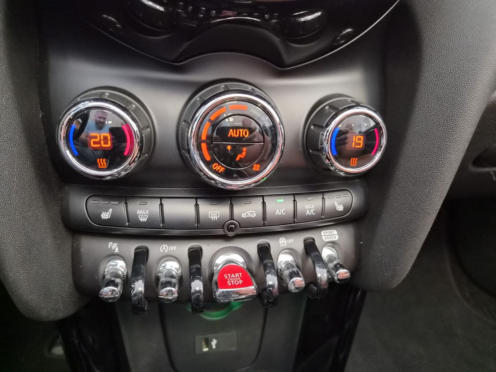 Fahrzeugabbildung MINI Cooper Cabrio,Leder,Navi,Kamera