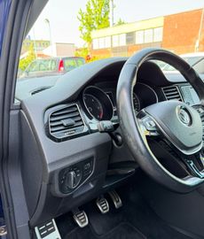 Volkswagen Golf - 10