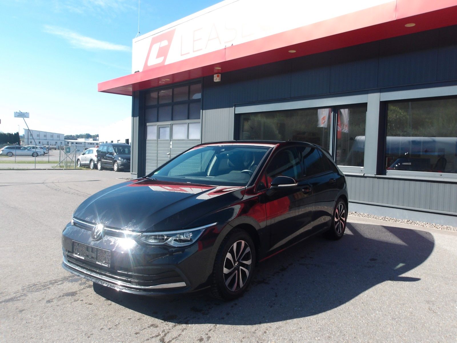 Volkswagen Golf VIII Lim. 110kw *LED+*AHV*RFK*EXP. 14990*