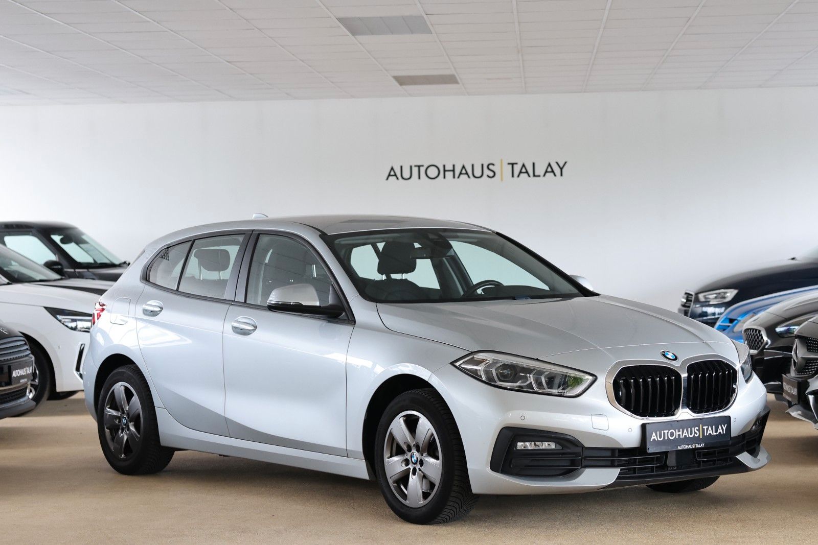 BMW 118i  Limousine Advantage*PDC*NAVI*LED*Sitzhzg.