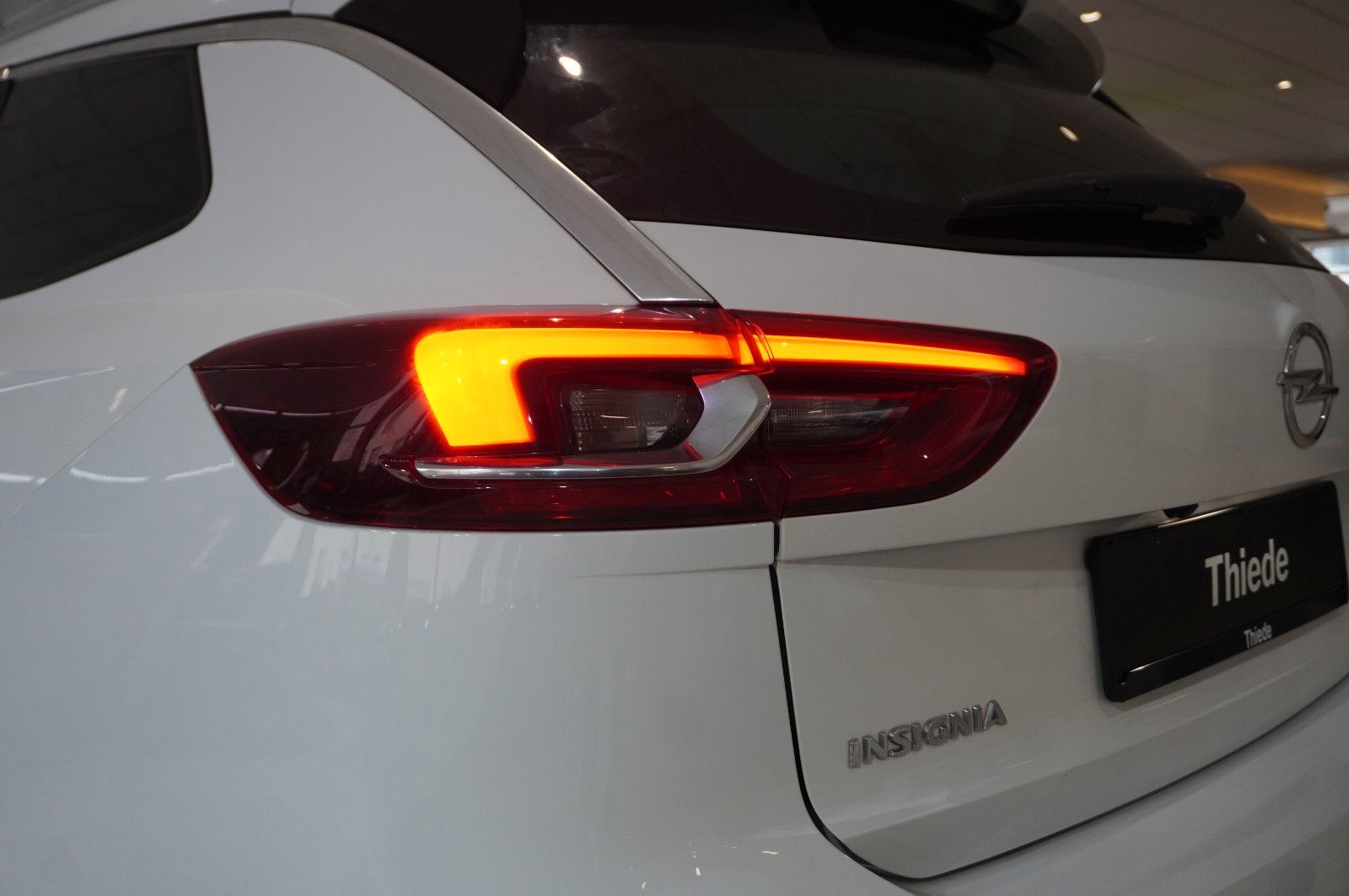 Fahrzeugabbildung Opel Insignia B ST 2.0D BUSINESS NAVI/HUD/KAMERA/AHK