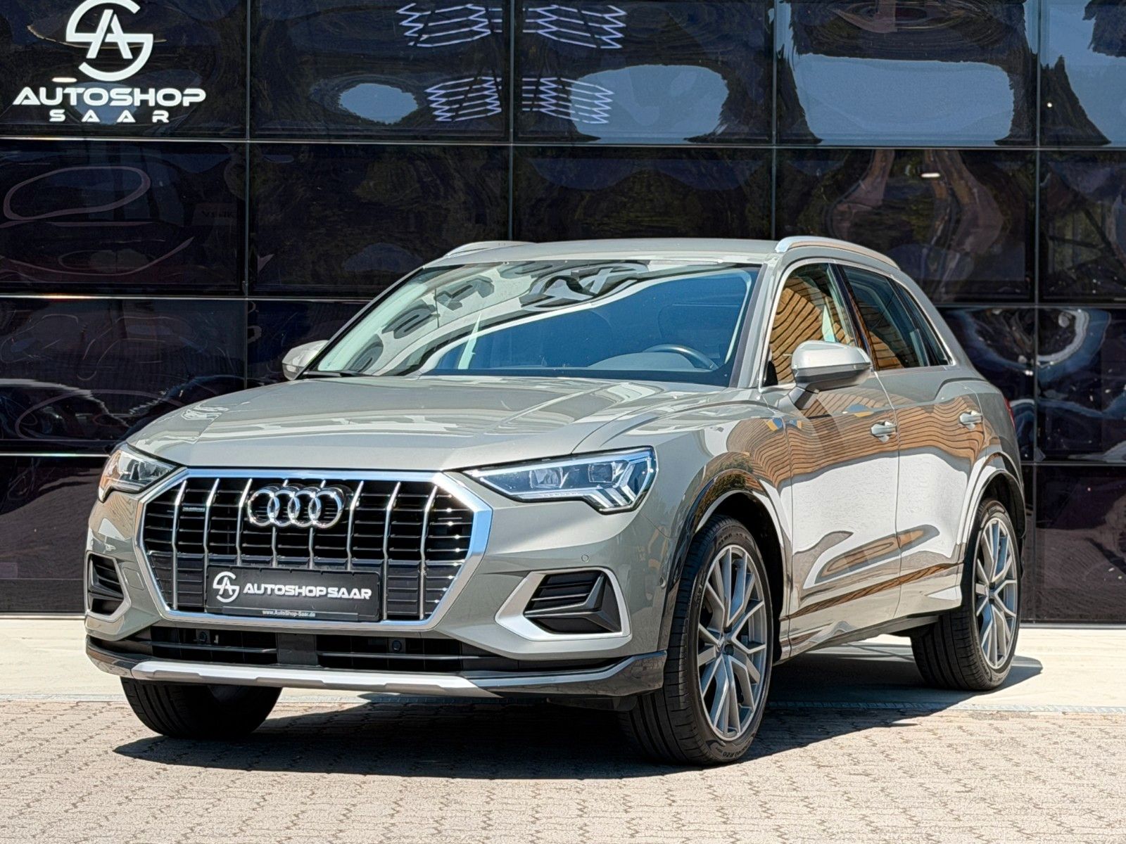 AUDI Q3 45 TFSI quattro advanced StHz/CAM/LEDER/SHZ