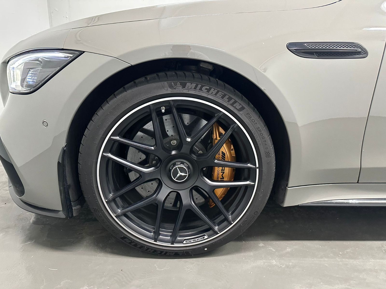 Fahrzeugabbildung Mercedes-Benz GT 63  S E Performance *AERODYNAMIK*CLASSICGRAU*