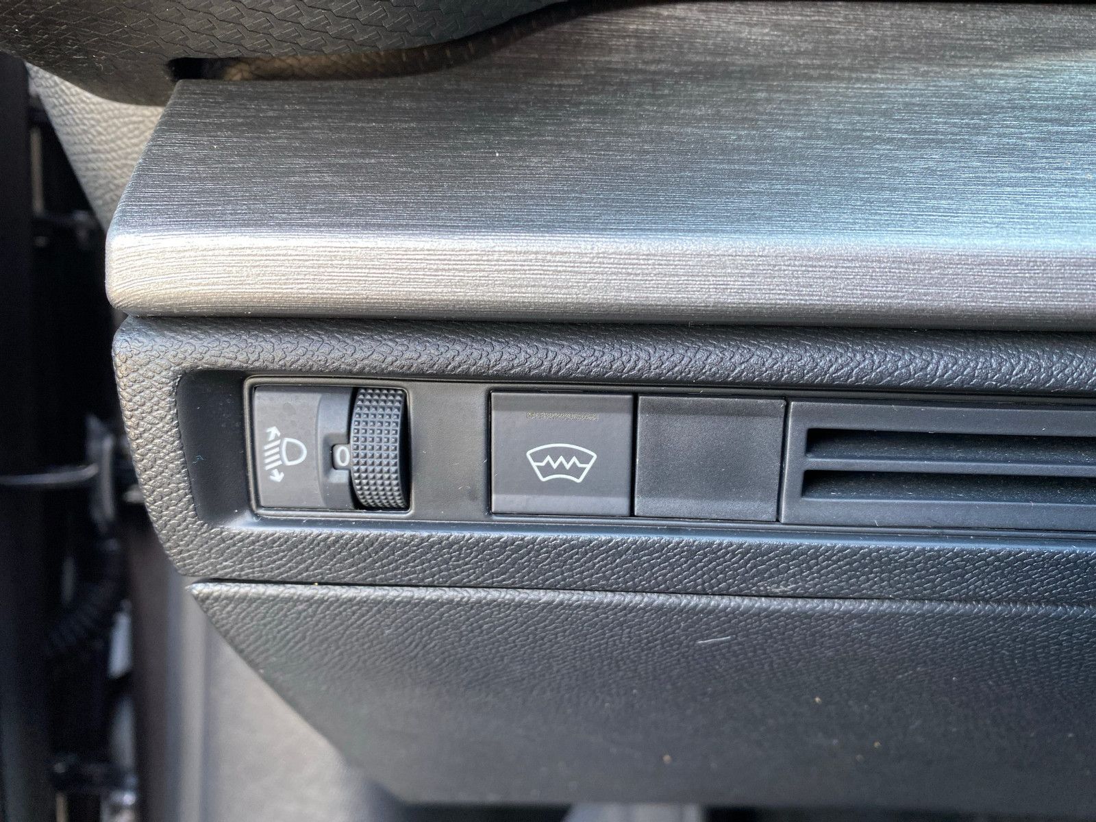 Fahrzeugabbildung Citroën C5 X 130 Automatik FEEL PACK *ACC*Navi*19Zoll*