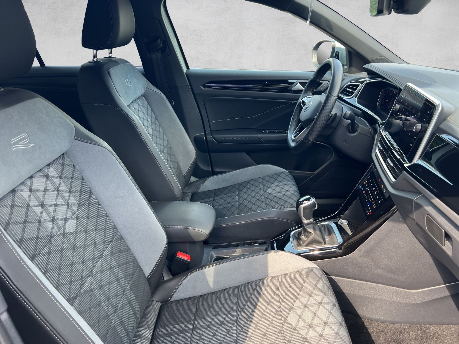 T-Roc R-Line 1.5 TSI DSG Standhzg.