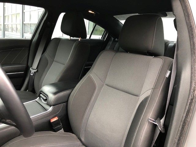 Fahrzeugabbildung Dodge Charger 5.7 V8 HEMI RT 17er Model in grau uni