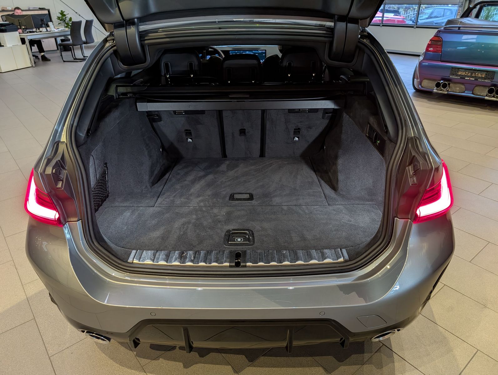 Fahrzeugabbildung BMW 320 d M-Sport Ad-LED ACC Comfort Kamera Pano AHK