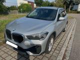 BMW X1 sDrive18i*Automatik*BJ2019*90.000km - BMW: X 9