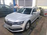 Skoda Superb DSG Combi Ambition StHz/ACC/LED/APPconnec - gebrauchte Skoda Superb aus dem Jahr 2022