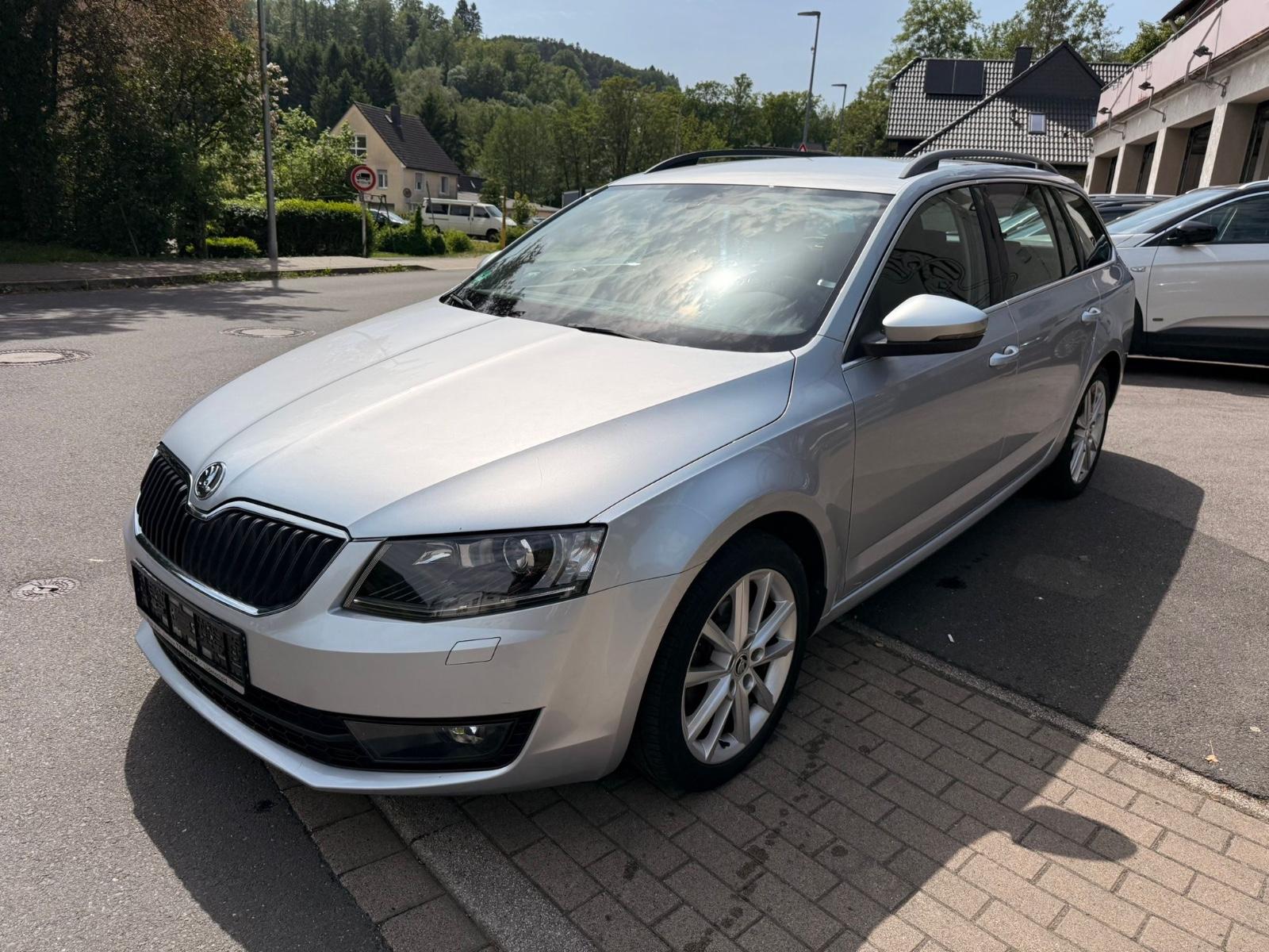 Skoda Octavia Combi Elegance Klima,Navi,PDC,AHK