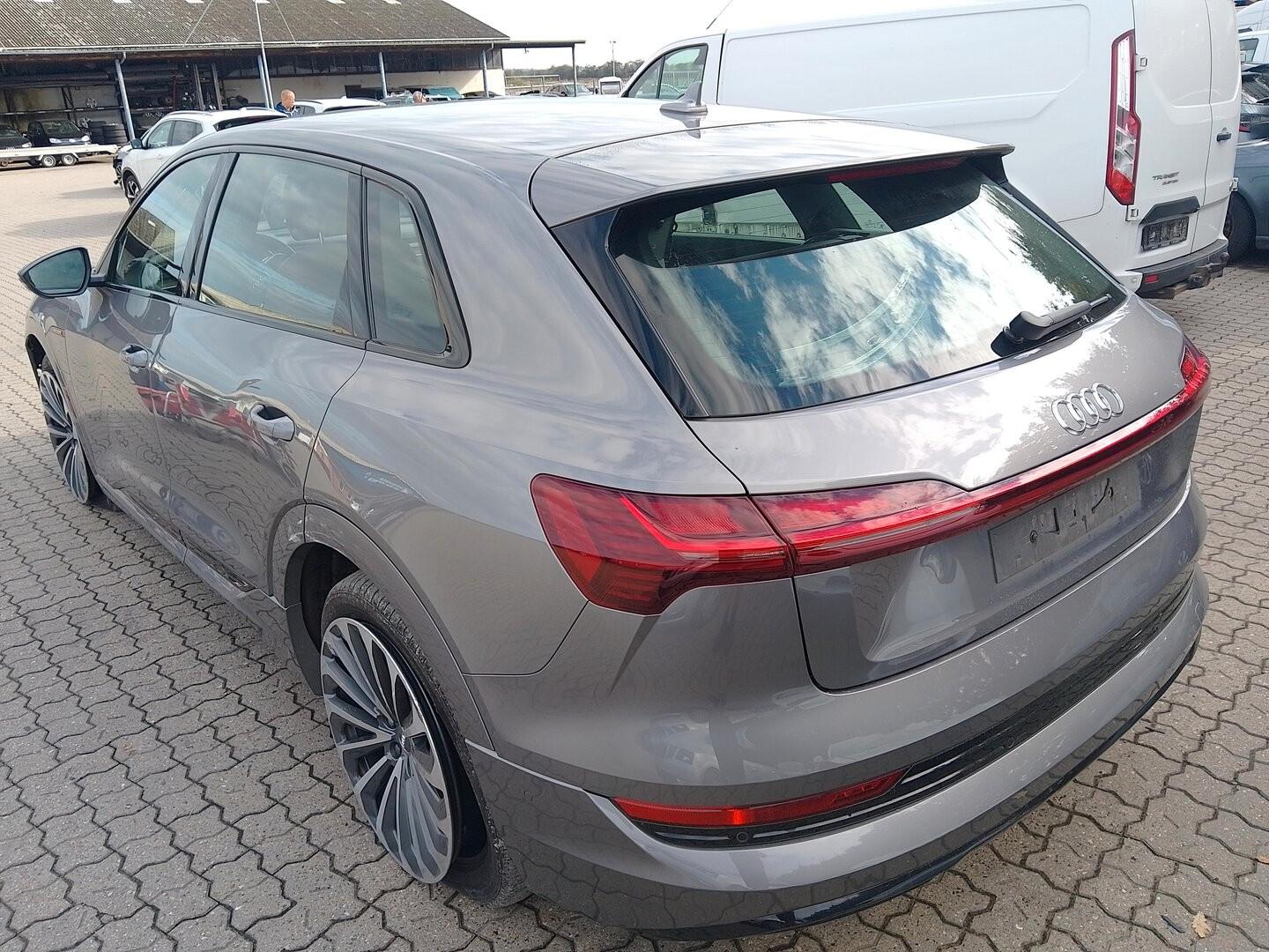 Audi e-tron 55 quattro advanced