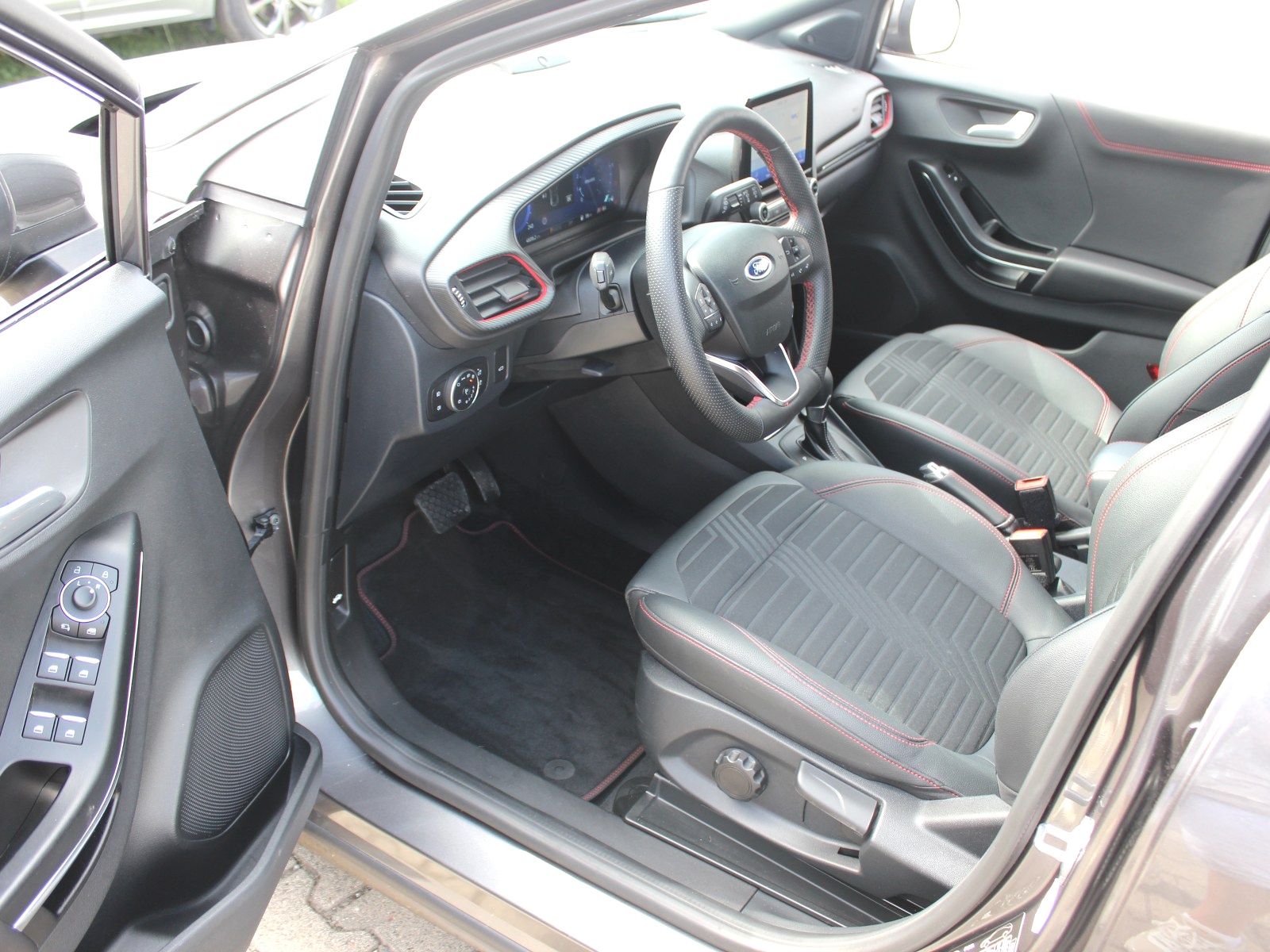 Fahrzeugabbildung Ford Puma ST-Line X 1,0 EcoBoost Mild Hybrid