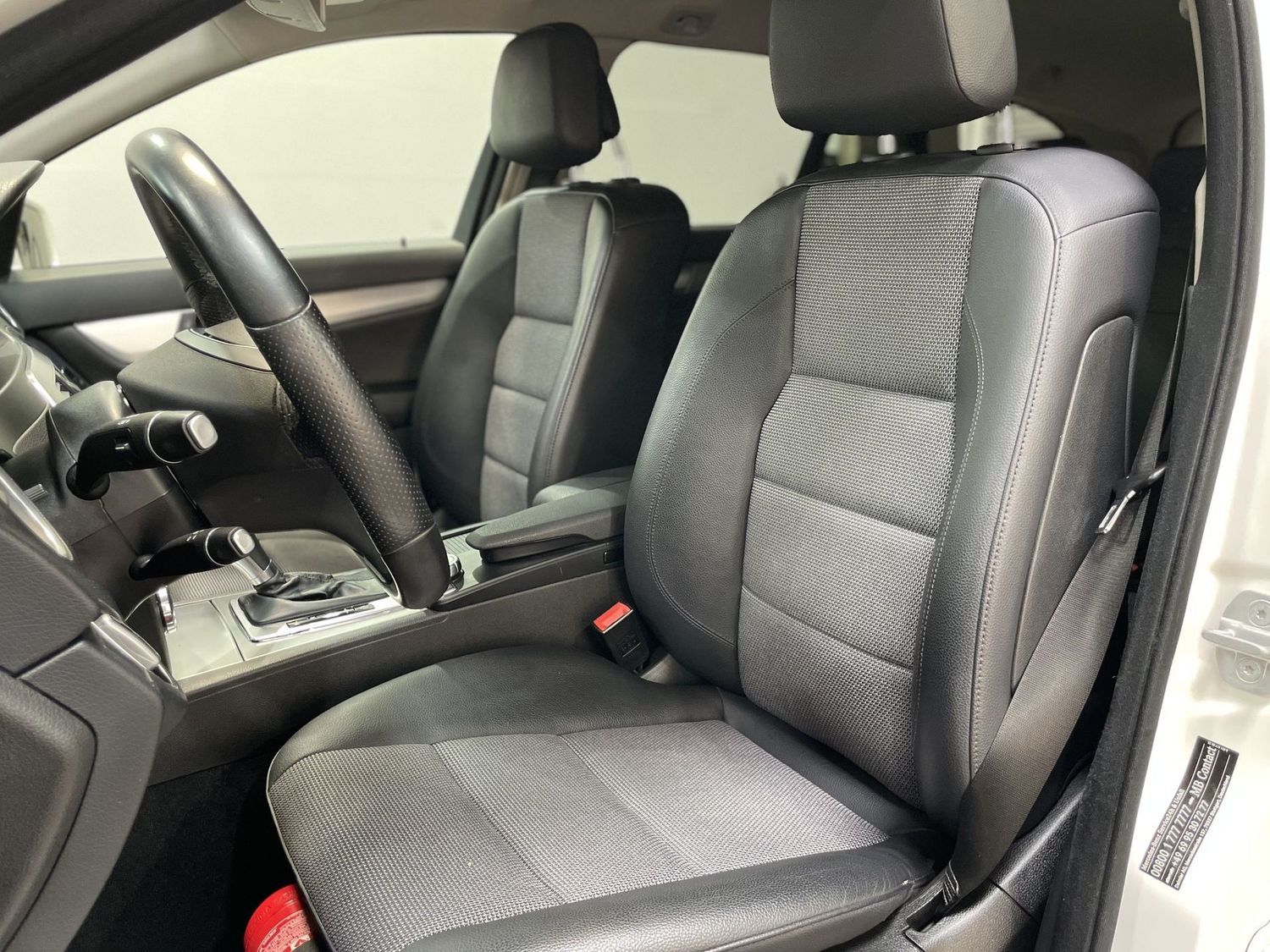 Fahrzeugabbildung Mercedes-Benz C 200 T CGI BlueEfficiency #Tempomat#PDC#Navi