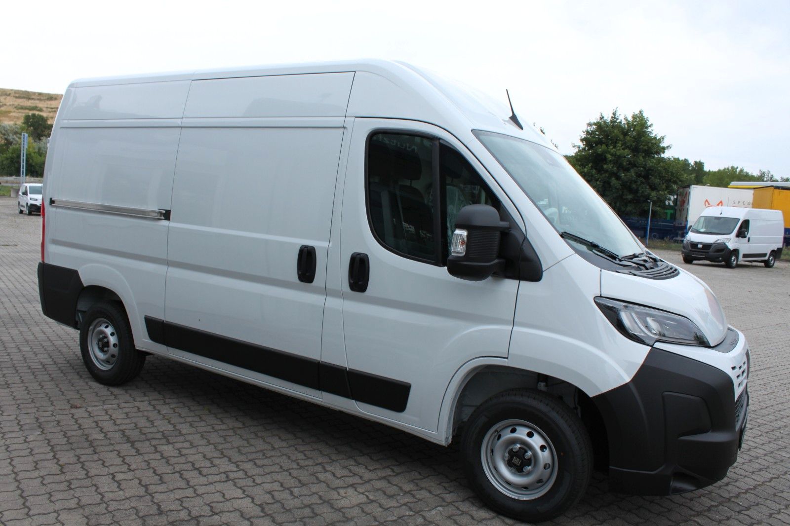 Fahrzeugabbildung Fiat Ducato H2 Kastenwagen 35 L2H2 140 Multijet