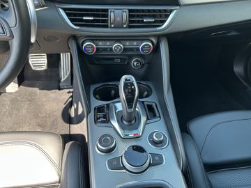 Alfa Romeo Giulia Veloce Q4 2.0 Turbo 16V Kam.+KeyLess+SHZ