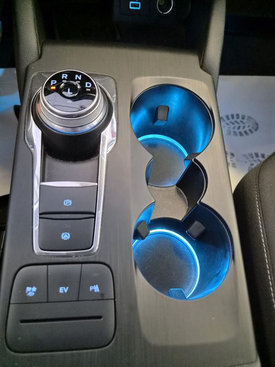 Fahrzeugabbildung Ford Kuga Plug-In Hybrid Titanium / SCHECKHEFT