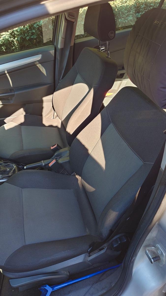 Opel Astra 2005 — photo 12