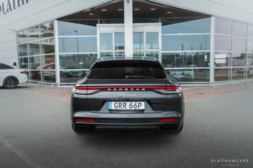 Porsche Panamera - 4