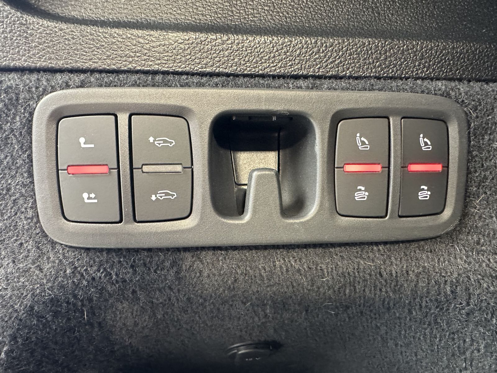 Fahrzeugabbildung Audi Q7 50 TDI S-Line Black 7Sitzer NAV+MATRIX+AHK+VC