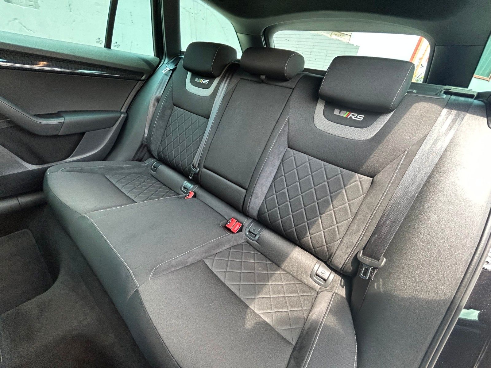 Fahrzeugabbildung SKODA Octavia Combi RS 2.0 TSI DSG