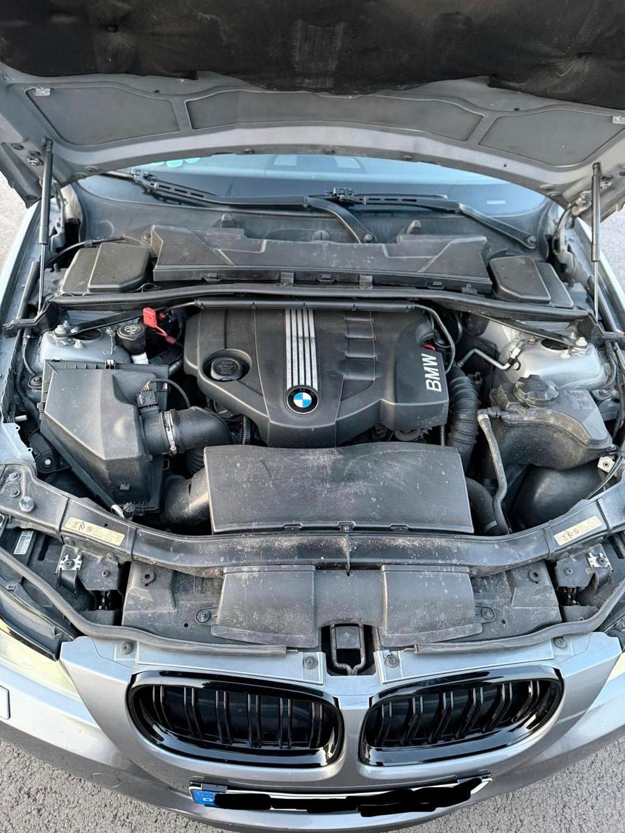 BMW 320 2009 — photo 14