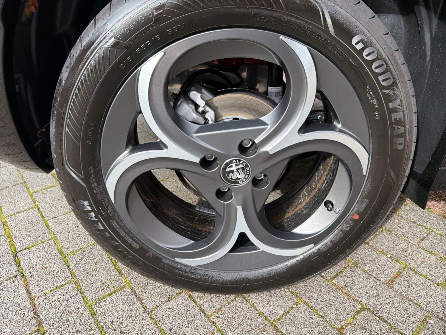 Fahrzeugabbildung Alfa Romeo Junior Ibrida 1.2 VGT 48V-Hybrid 107 kW Sport Sp