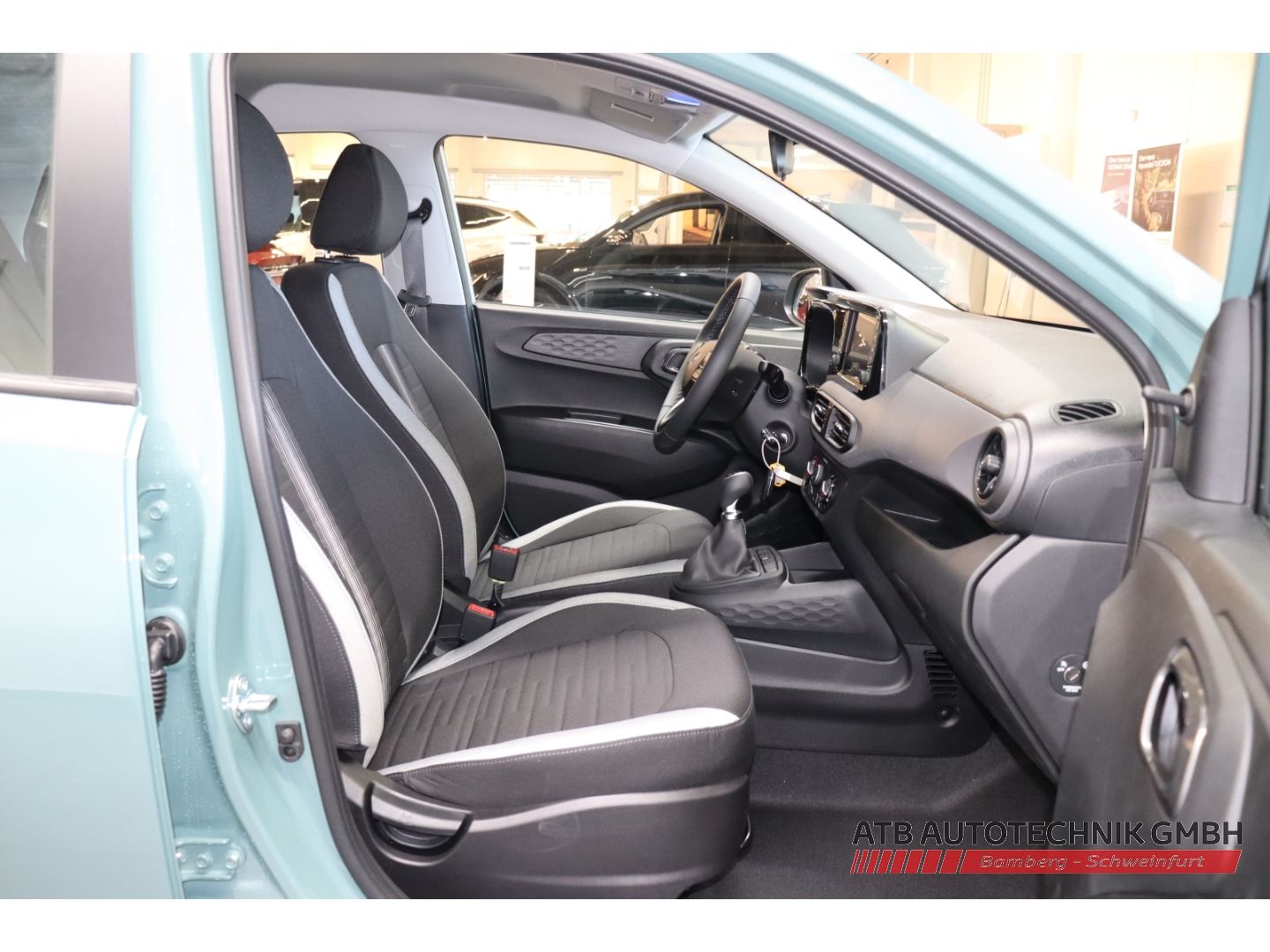 Fahrzeugabbildung Hyundai i10 Select MY25 1.0 Benzin 63 PS 5-MT 2WD Navi A