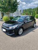 Kia Rio 1.4 Dream-Team Edition Dream-Team Edition - Kia Rio von privat
