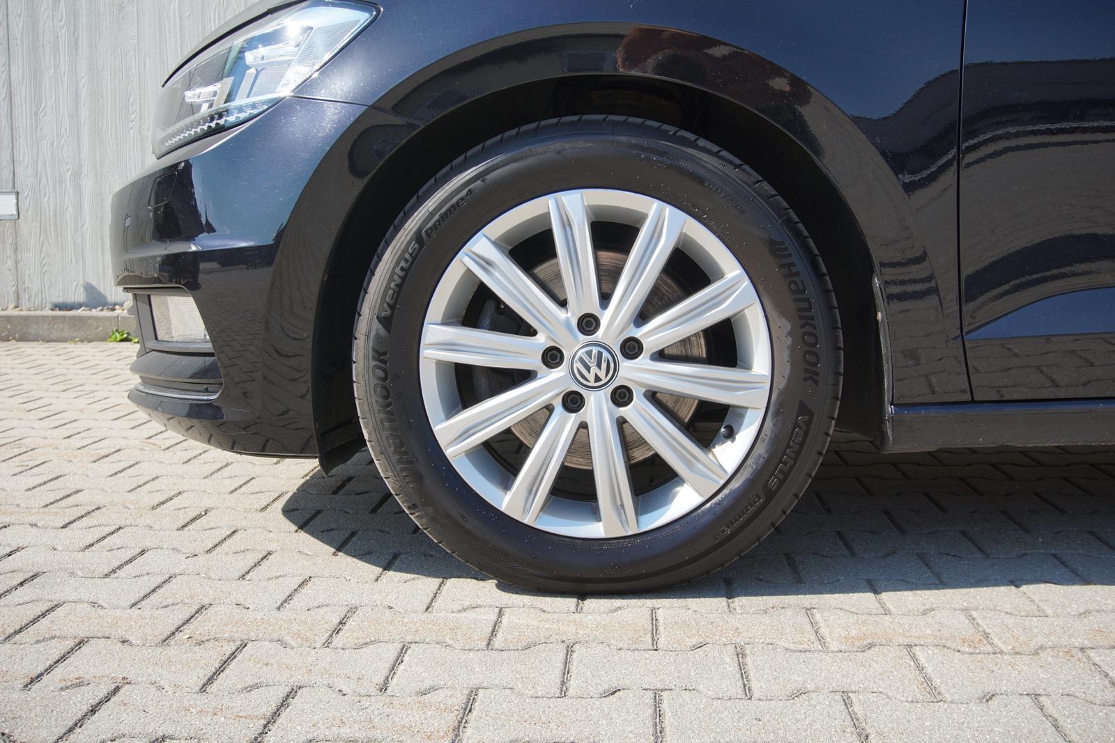 Volkswagen Touran 1.4TSI AHK SHZ PDC Alcantara 1.Hand