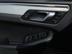 PORSCHE Macan Turbo Lenkradhz. | Panorama | Kamera