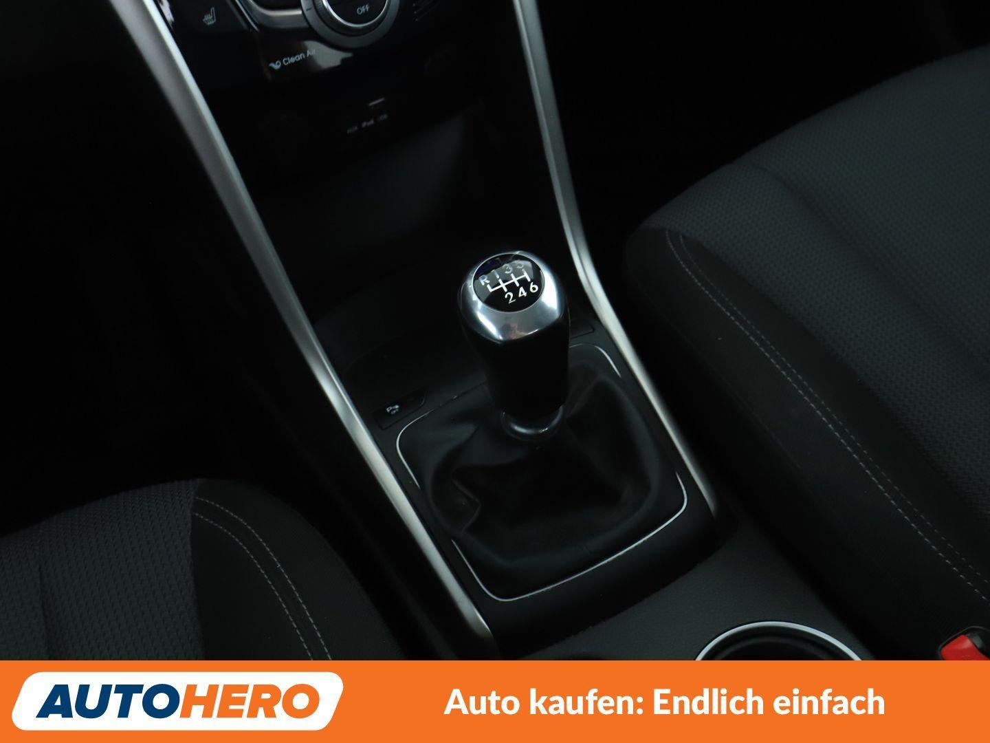 Hyundai i30 1.4 Comfort *NAVI*TEMPO*PDC*SHZ*ALU*KLIMA*