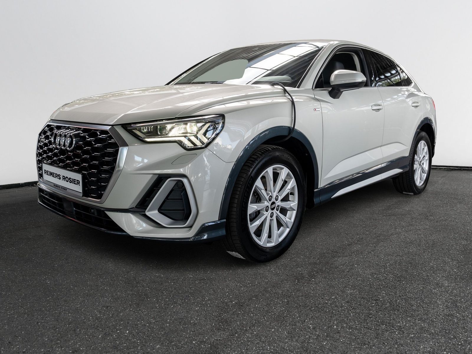 Audi Q3 Sportback S line S line 35 TDI quattro 110(15 foto 2
