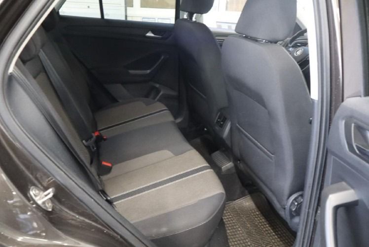 Fahrzeugabbildung Volkswagen T-Roc 15TSI DSG Style STHZG NAVI KAMERA 1HAND AC