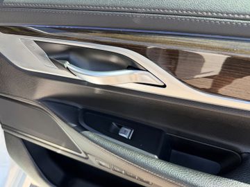 BMW 730 - 8