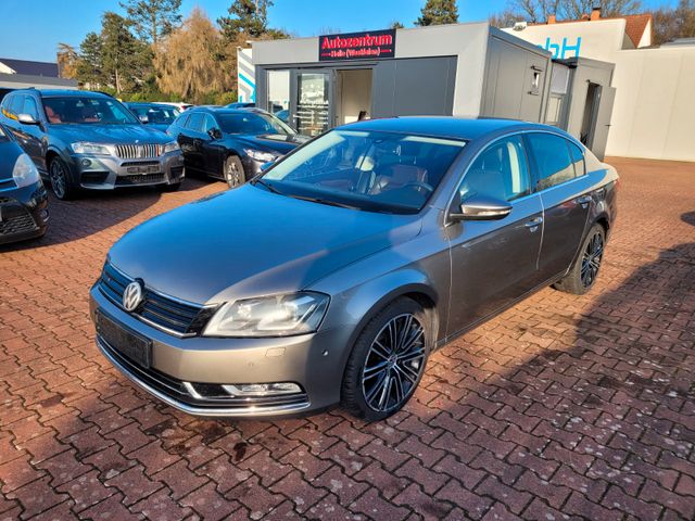 Volkswagen Passat Lim. Exclusive*LEDER*BI-XENON*RKF*SHZ*PDC