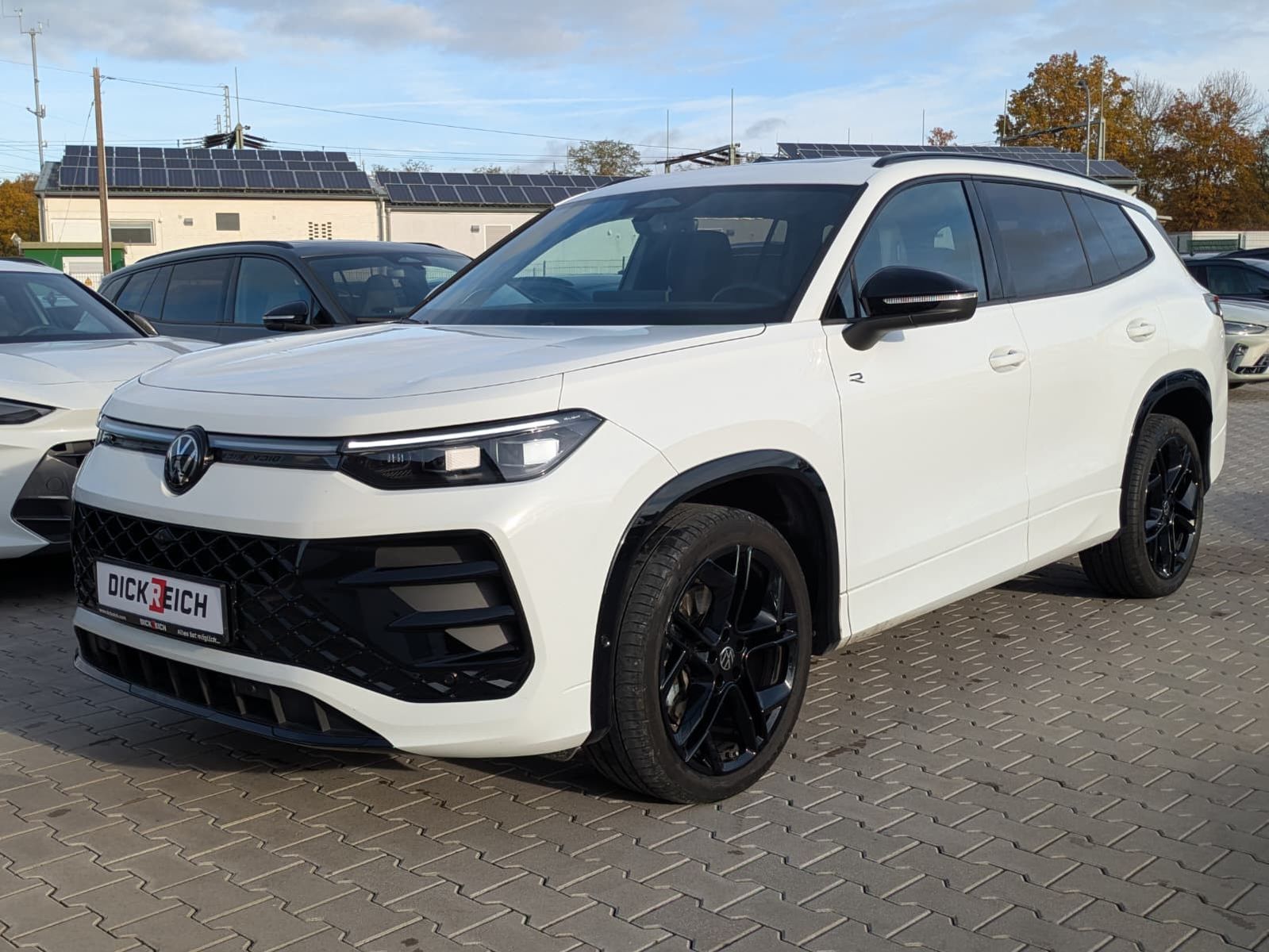 Fahrzeugabbildung Volkswagen Tayron 2.0 TDI 4M R-Line 7S*IQ-L.*LEDER*PANO*HUD