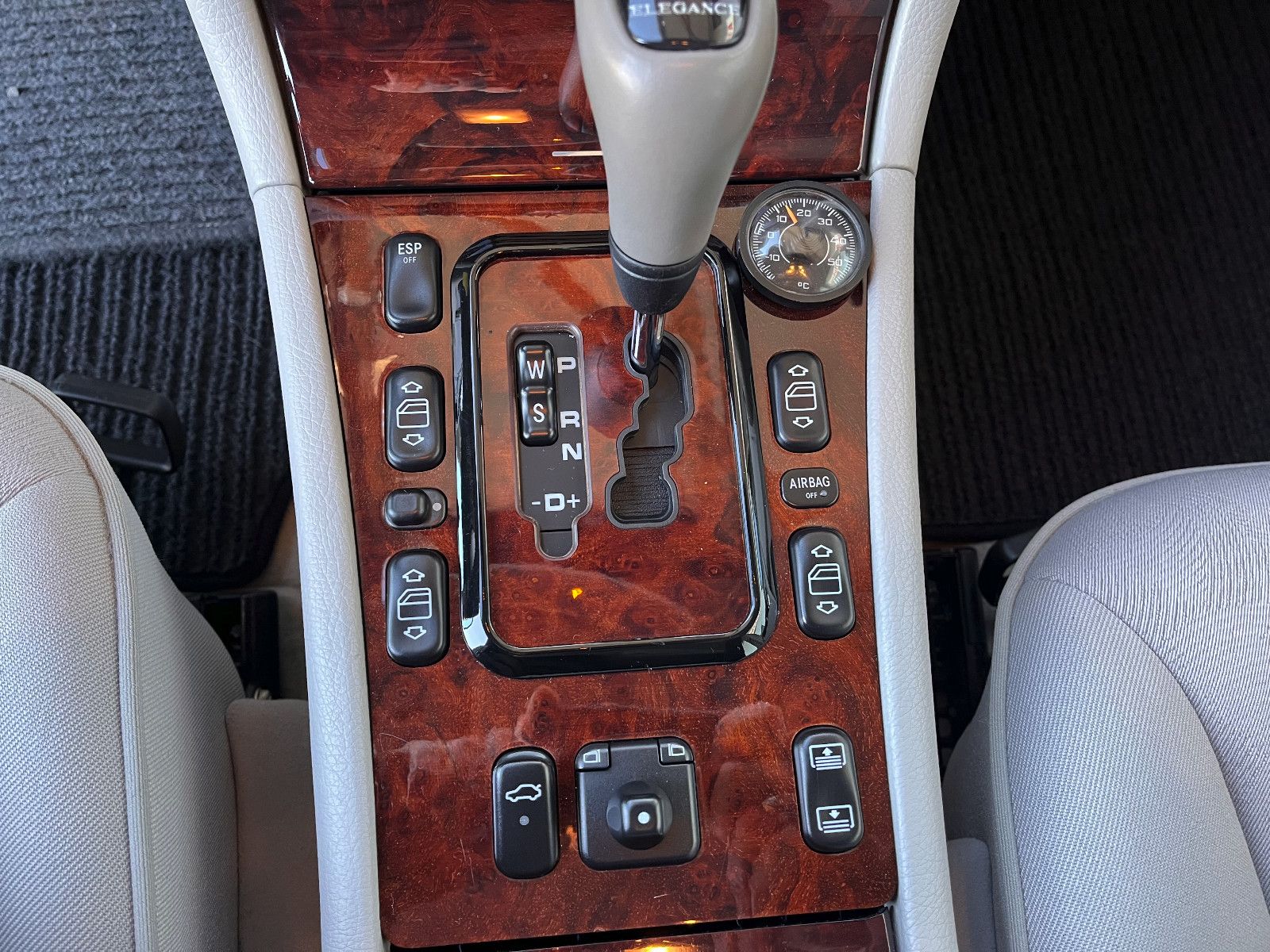 Fahrzeugabbildung Mercedes-Benz E 240 ELEGANCE