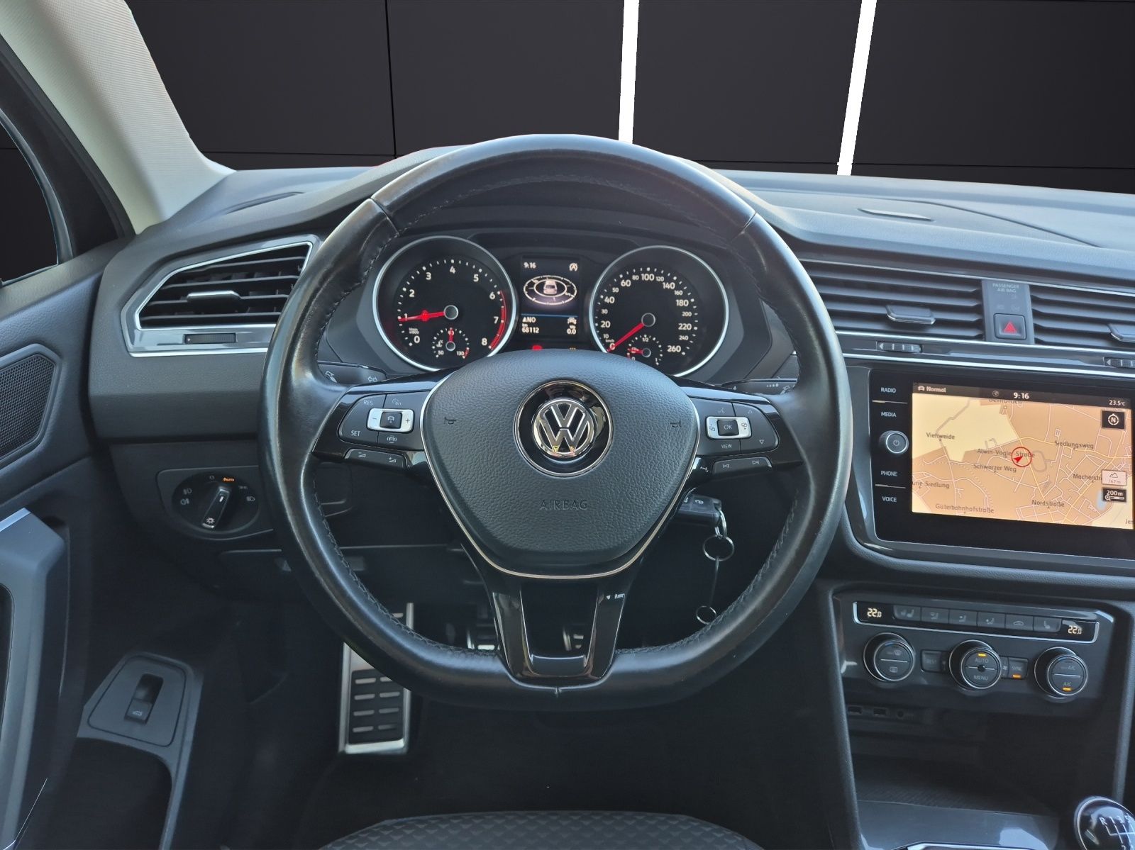 Fahrzeugabbildung Volkswagen Tiguan Allspace TSI United LED Navi ACC PDC SH L