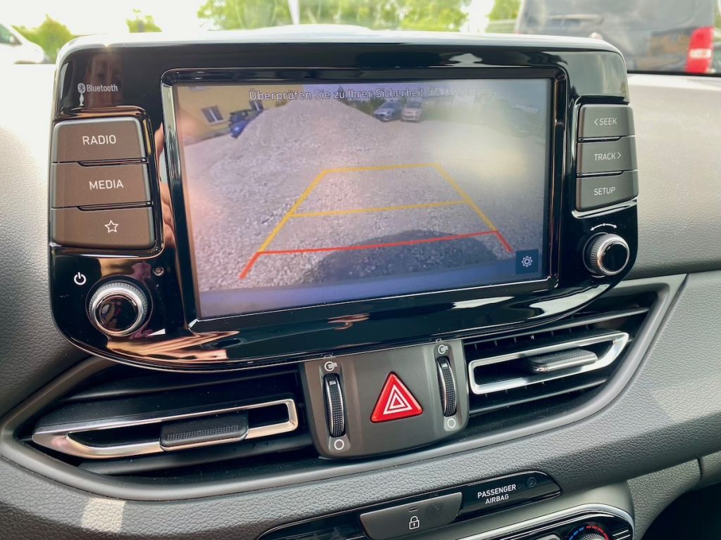 Fahrzeugabbildung Hyundai i30 1.0 AAC SHZ KAMERA ALU ALLWETTER CARPLAY