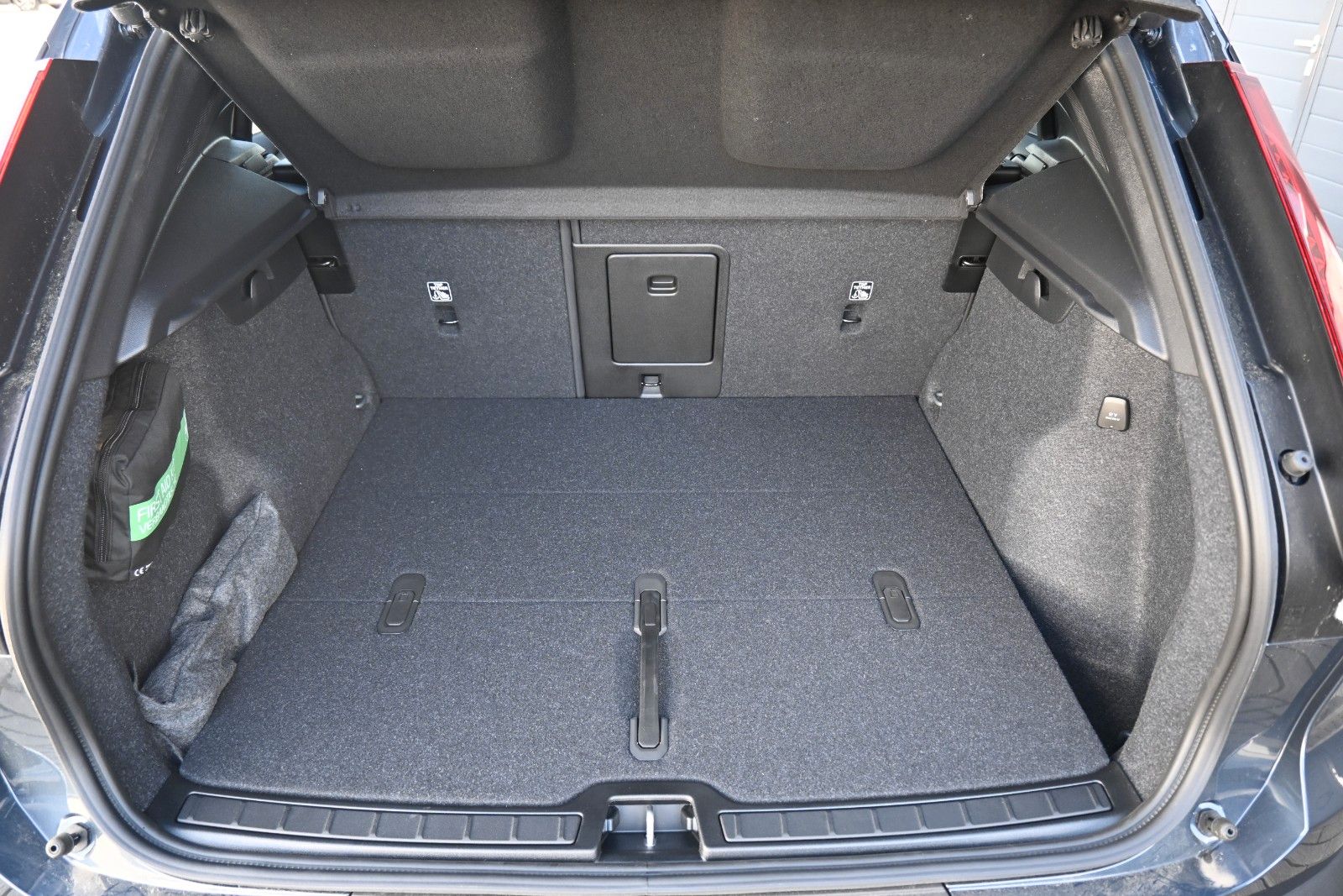 Fahrzeugabbildung Volvo XC40 B4 DKG Ultra Black Edition*360°*PANO*ACC